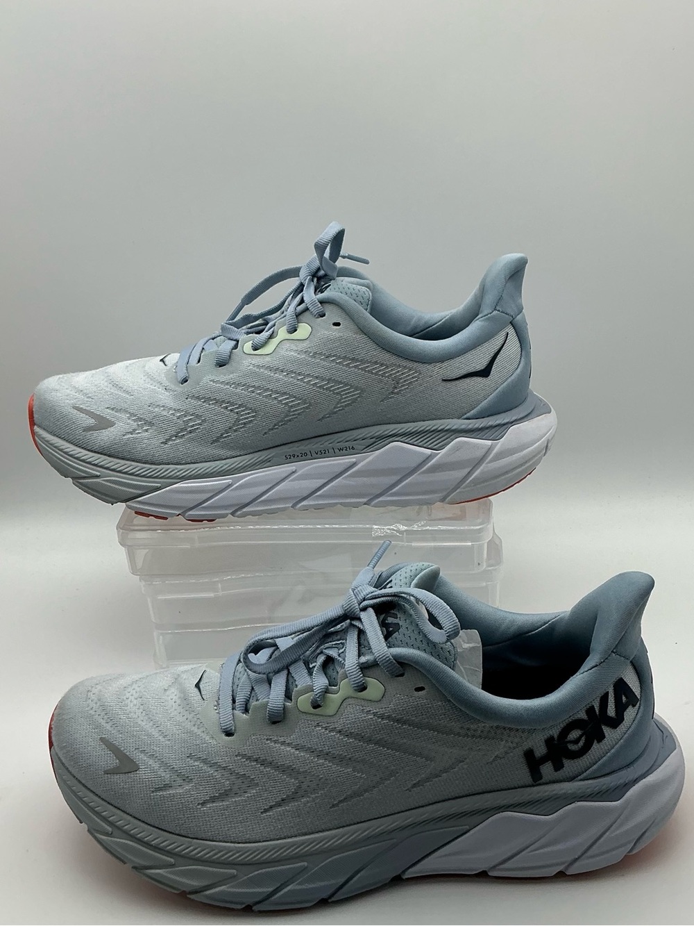 Title: HOKA Arahi 6 Women's Running Shoes Light Blue Coral Size 7.5